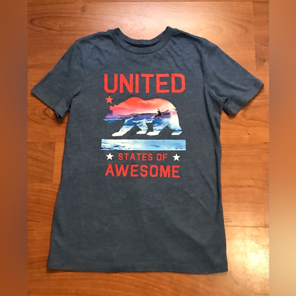 OLD NAVY  Boys short sleeve graphic Tee
